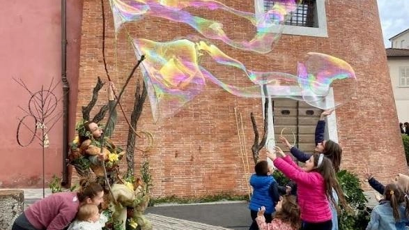 Tante le opportunità di intrattenimento per i bambini, con spettacoli, animazione, truccabimbi e burattini in orario pomeridiano