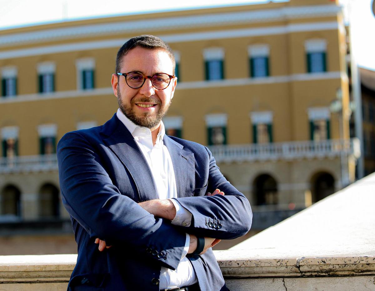https://www.lanazione.it/image-service/view/acePublic/alias/contentid/NzE0N2M0NTMtYjVmOS00/0/un-sistema-aeroportuale-moderno-pisa-e-firenze-non-sono-alternative.jpeg?f=1.90:1&w=1200