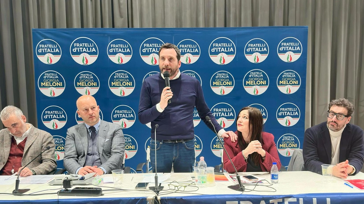 Il convegno di ieri. di Fratelli d’Italia con il coordinatore regionale. Alessandro Tomasi e la deputata Chiara La Porta (al centro). Hanno partecipato anche Diego Petrucci, Daniele Pezzati. e Andrea Porcaro d’Ambrosio Il convegno di ieri. di Fratelli d’Italia con il coordinatore regionale. Alessandro Tomasi e la deputata Chiara La Porta (al centro). Hanno partecipato anche Diego Petrucci, Daniele Pezzati. e Andrea Porcaro d’Ambrosio
