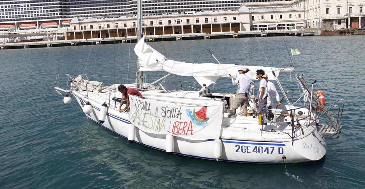https://www.lanazione.it/image-service/view/acePublic/alias/contentid/NzE4YTJiOTYtY2JhNi00/0/global-sumud-flotilla-lopposizione-incalza-tutela-per-chi-partecipa-a-missioni-umanitarie.jpeg?f=1.90:1&w=1200