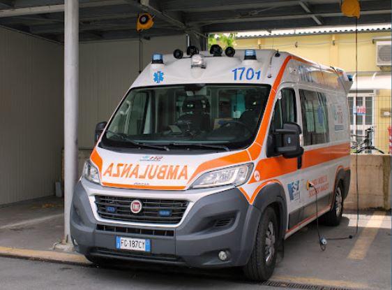 scontro moto furgone un giovane ricoverato in condizioni critiche