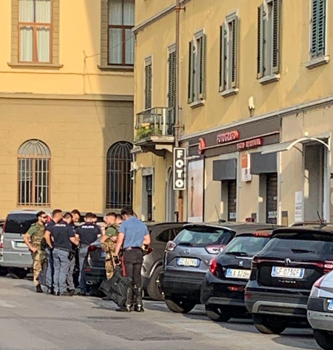 Milone: "Prato teatro di scontro tra bande". Stanasel: "Sì rimpatri"