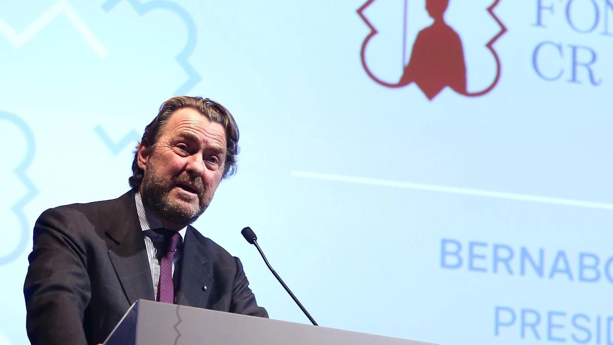 Con i fondi verranno acquistate grandi attrezzature per la salute umana . Con i fondi verranno acquistate grandi attrezzature per la salute umana .