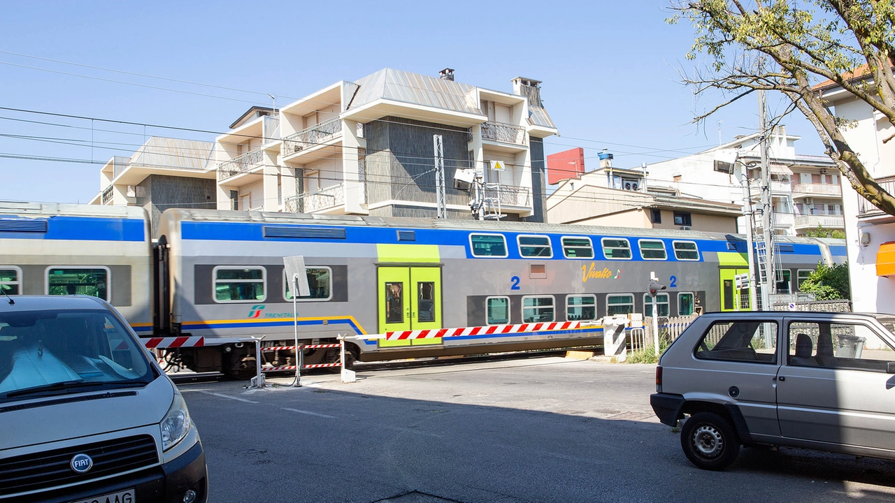 Il passaggio a livello di via Tripoli (Goiorani) Il passaggio a livello di via Tripoli (Goiorani)