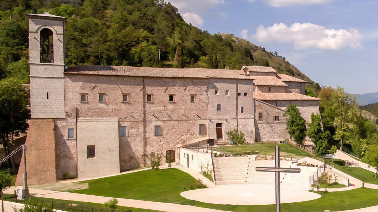 La Traslazione del Corpo di Sant’Ubaldo. è avvenuta l’11 settembre 1194, dalla Cattedrale di allora a una piccola cappella fatta costruire sul Monte Ingino accanto a quella di San Gervasio