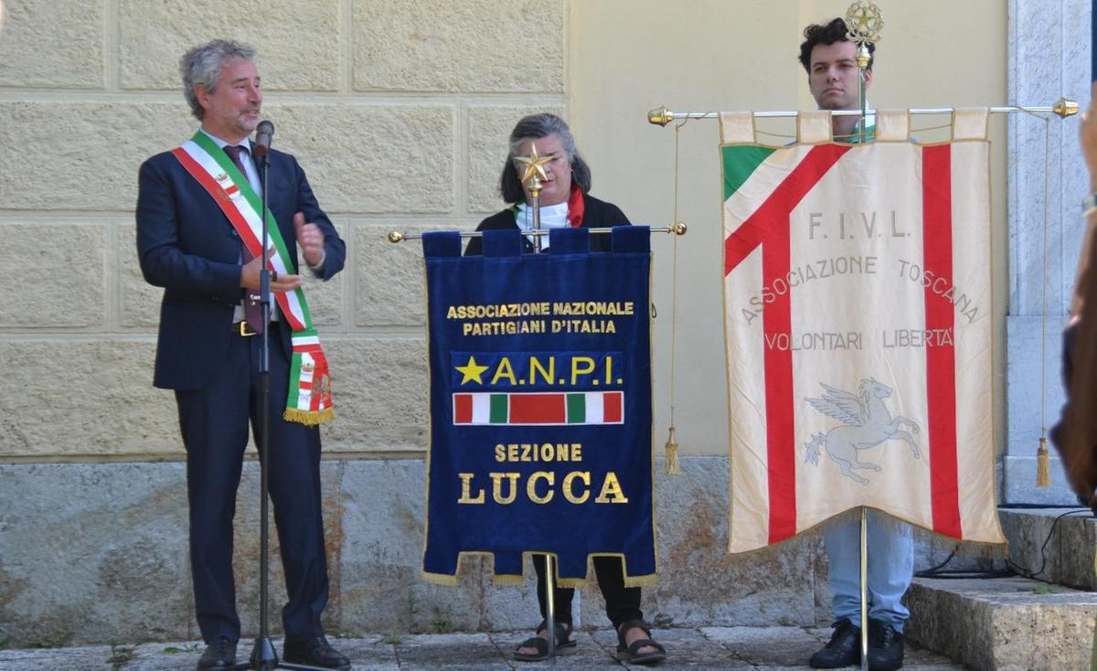 https://www.lanazione.it/image-service/view/acePublic/alias/contentid/NzFhODdkYjItYWY5Mi00/0/non-deve-accadere-piu-commemorata-la-strage-della-certosa-di-farneta-opera-di-ss-e-fascisti.jpeg?f=1.90:1&w=1200