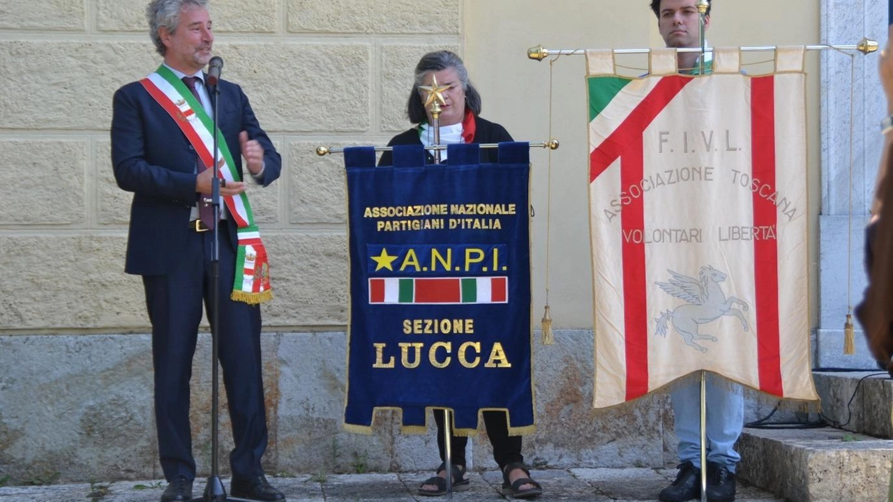 Il sindaco Pardini alla cerimonia. L’intervento di Simonetta Simonetti (ATVL) Il sindaco Pardini alla cerimonia. L’intervento di Simonetta Simonetti (ATVL)