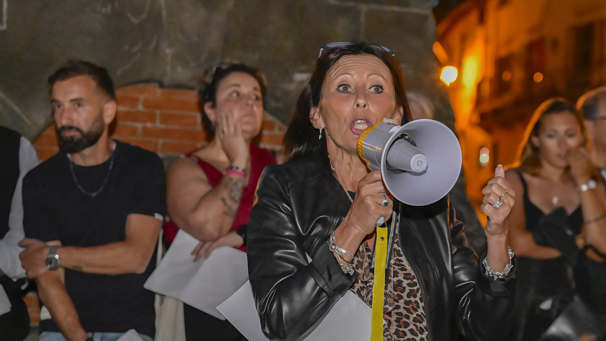 Il comitato per la viabilità di Impruneta chiede un dialogo democratico con l'amministrazione per affrontare le criticità della nuova viabilità in città, che sta penalizzando le attività commerciali. Ribadiscono la volontà di contribuire al miglioramento del Comune e invitano alla partecipazione civica. Il comitato per la viabilità di Impruneta chiede un dialogo democratico con l'amministrazione per affrontare le criticità della nuova viabilità in città, che sta penalizzando le attività commerciali. Ribadiscono la volontà di contribuire al miglioramento del Comune e invitano alla partecipazione civica.