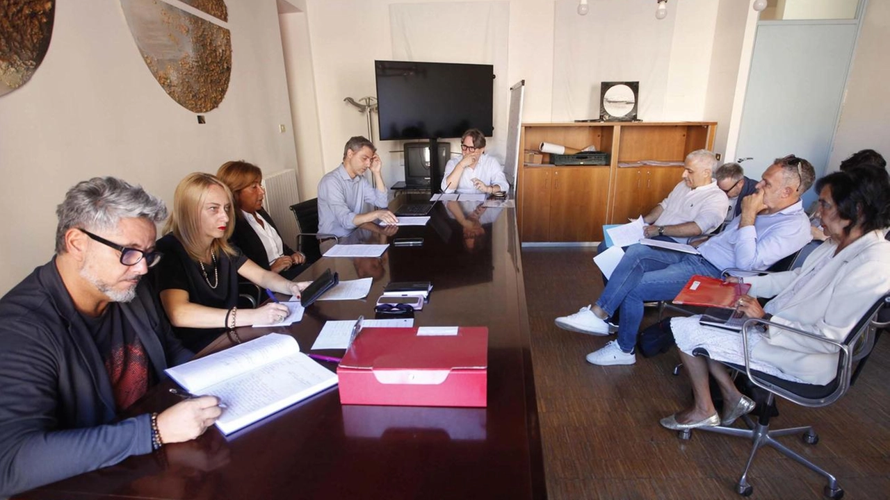 Dubbi e critiche da maggioranza e opposizione sulla futura governance della Fondazione. L’assessore Magi: "Il testo è stato scritto da un legale, lo inviteremo a chiarire i punti discutibili".