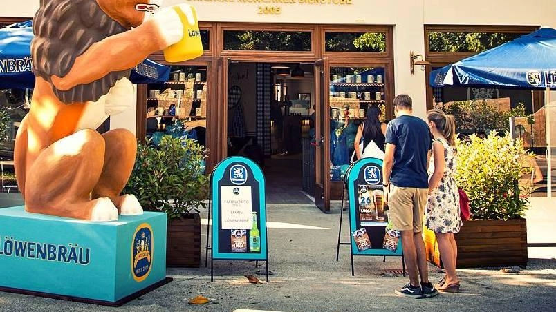 Era uno degli ultimi locali dove potevi andare con la famiglia e goderti un viaggio virtuale gastronomico in Baviera a... Era uno degli ultimi locali dove potevi andare con la famiglia e goderti un viaggio virtuale gastronomico in Baviera a...