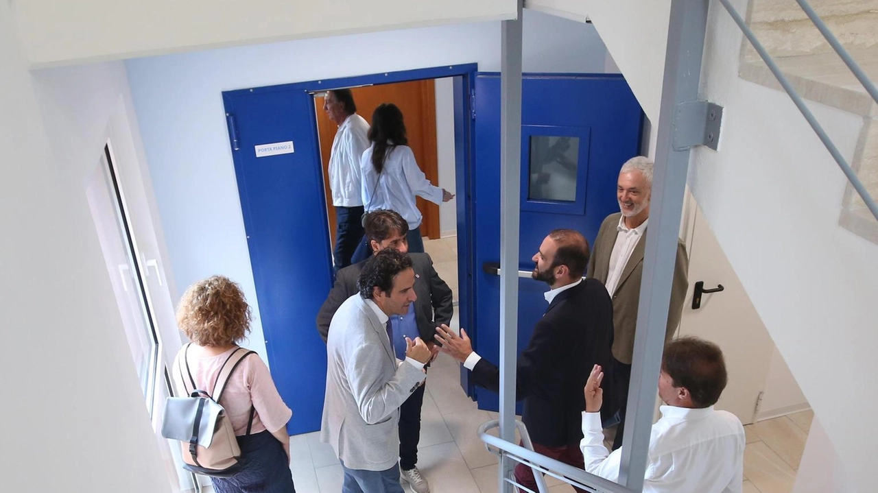 Anche sugli alloggi universitari di via Innamorati la solita polemica su chi va attribuito il merito dell’iniziativa. "Siamo contenti per... Anche sugli alloggi universitari di via Innamorati la solita polemica su chi va attribuito il merito dell’iniziativa. "Siamo contenti per...