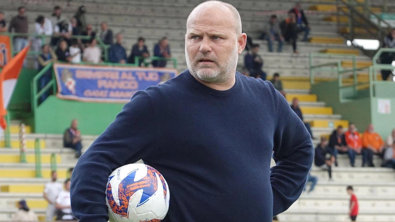 La Pistoiese cerca la vittoria contro il Ravenna per accedere alla finale. Sfida cruciale al Benelli. La Pistoiese cerca la vittoria contro il Ravenna per accedere alla finale. Sfida cruciale al Benelli.