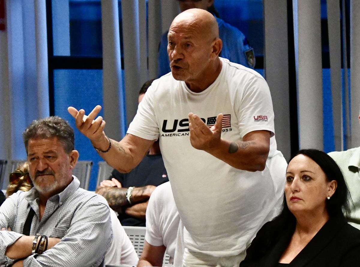 Consiglio comunale infuocato. Il Carrione spaventa i cittadini. Idrovora in tilt... per un fusibile