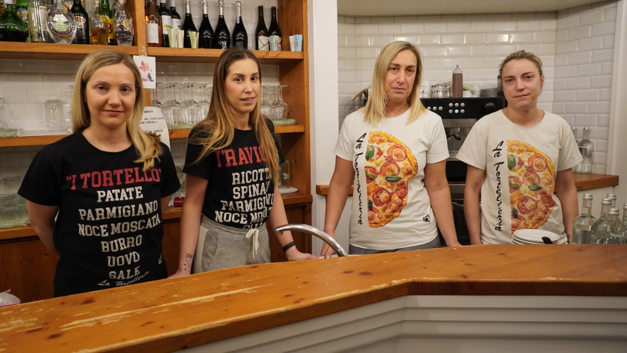Dietro al bancone della Tortelleria troviamo le sorelle Serena, Chiara, Ilaria e Letizia Vannucchi pronte a ricevere i clienti e offrire le loro prelibatezze. Ilaria ha sempre avuto la passione per la cucina