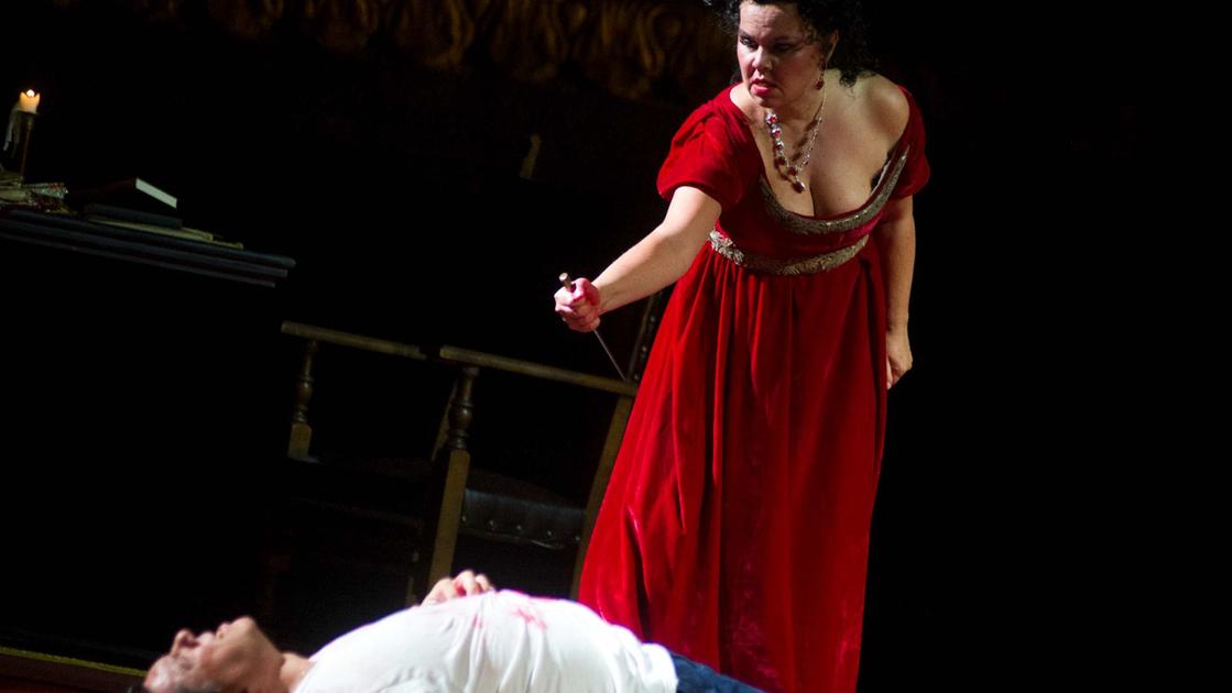 Tosca, una prima da record al Festival Puccini: parata di vip. 7 minuti di applausi