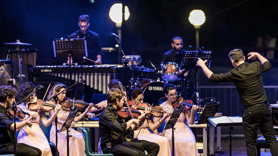 Il tributo al maestro dell’Ensemble Symphony Orchestra, domenica con doppia replica, apre la stagione 2025 di Tourné Il tributo al maestro dell’Ensemble Symphony Orchestra, domenica con doppia replica, apre la stagione 2025 di Tourné
