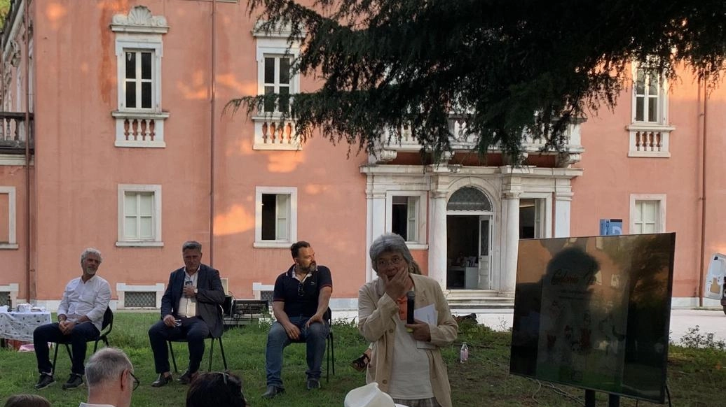 Ultimo appuntamento di Massa Picta al parco di Villa Rinchiostra con focus sulla pizza. Ospiti illustri come il pizzaiolo Mario Marchini e degustazione finale a cura dell'Associazione cuochi di Massa Carrara. Ultimo appuntamento di Massa Picta al parco di Villa Rinchiostra con focus sulla pizza. Ospiti illustri come il pizzaiolo Mario Marchini e degustazione finale a cura dell'Associazione cuochi di Massa Carrara.
