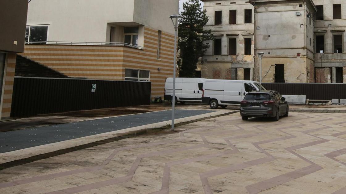 Ancora degrado e sbandati. Monteluce, sgomberati i locali della parrocchia Ancora degrado e sbandati. Monteluce, sgomberati i locali della parrocchia