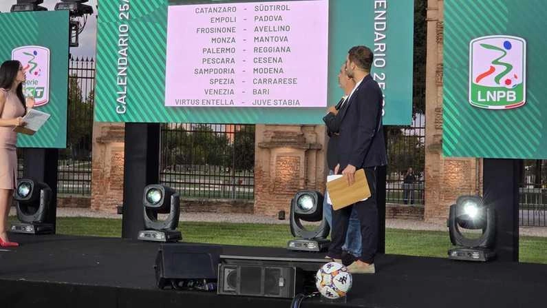 Il sorteggio della prima giornata: il 23 agosto la Carrarese al Picco