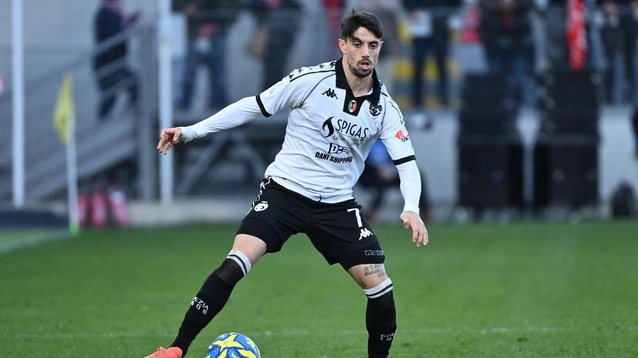 Salvatore Elia richiesto dal Palermo, al suo posto in arrivo lo spezzino. Candela Salvatore Elia richiesto dal Palermo, al suo posto in arrivo lo spezzino. Candela