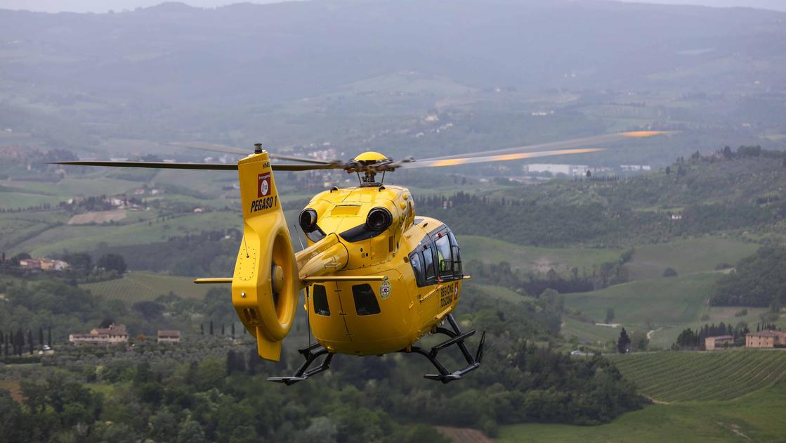 https://www.lanazione.it/image-service/view/acePublic/alias/contentid/NzIzNGIzMmEtMmI0YS00/0/e-stato-richiesto-lintervento-dellelisoccorso-pegaso-1-foto-repertorio.jpeg?f=16:9&w=1200&h=630