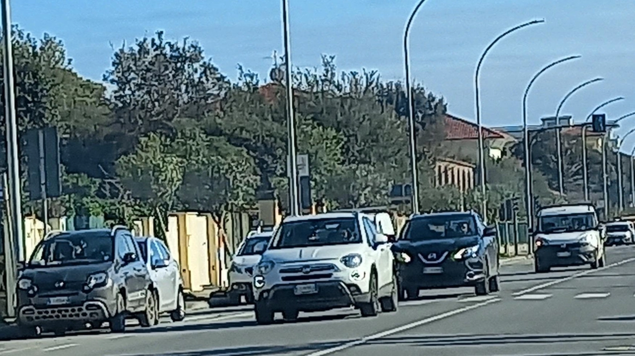 Il lungomare nel tratto tra Fiumetto e Tonfano: si pagherà 0-24 anche lato monti Il lungomare nel tratto tra Fiumetto e Tonfano: si pagherà 0-24 anche lato monti