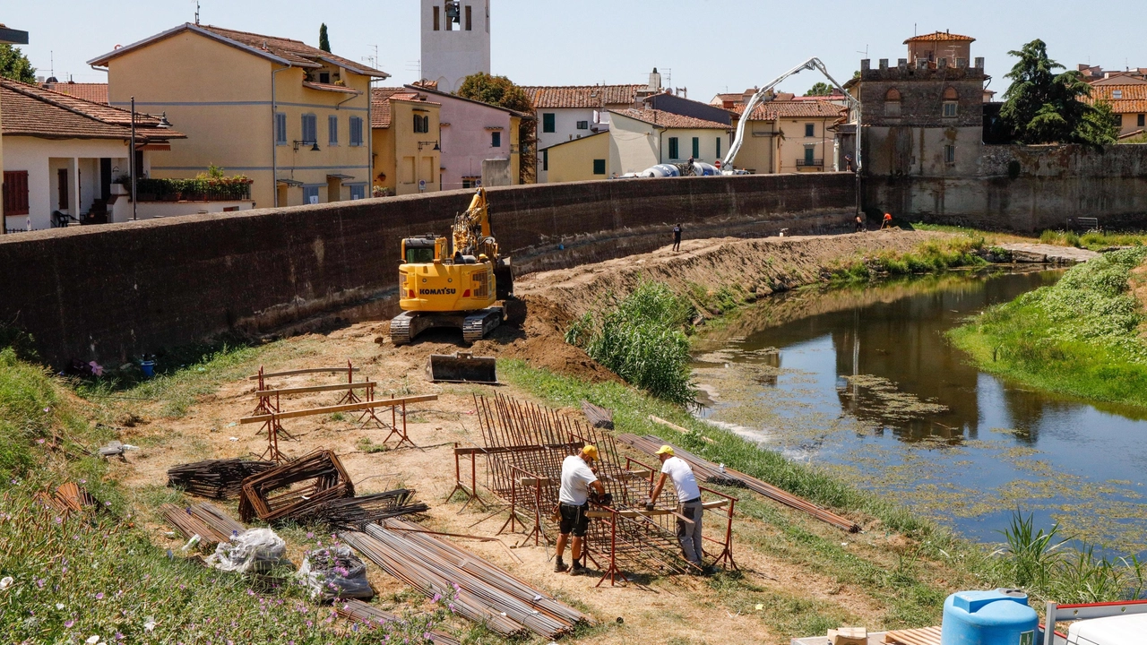 I lavori lungo via delle Corti I lavori lungo via delle Corti