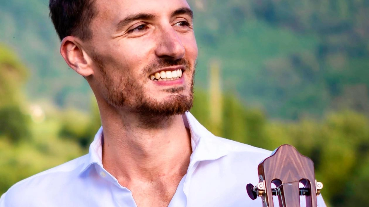Edoardo Pieri: il giovane chitarrista oggi al Palazzo della Musica eseguirà brani del compositore toscano-californiano Mario Castelnuovo - Tedesco Edoardo Pieri: il giovane chitarrista oggi al Palazzo della Musica eseguirà brani del compositore toscano-californiano Mario Castelnuovo - Tedesco