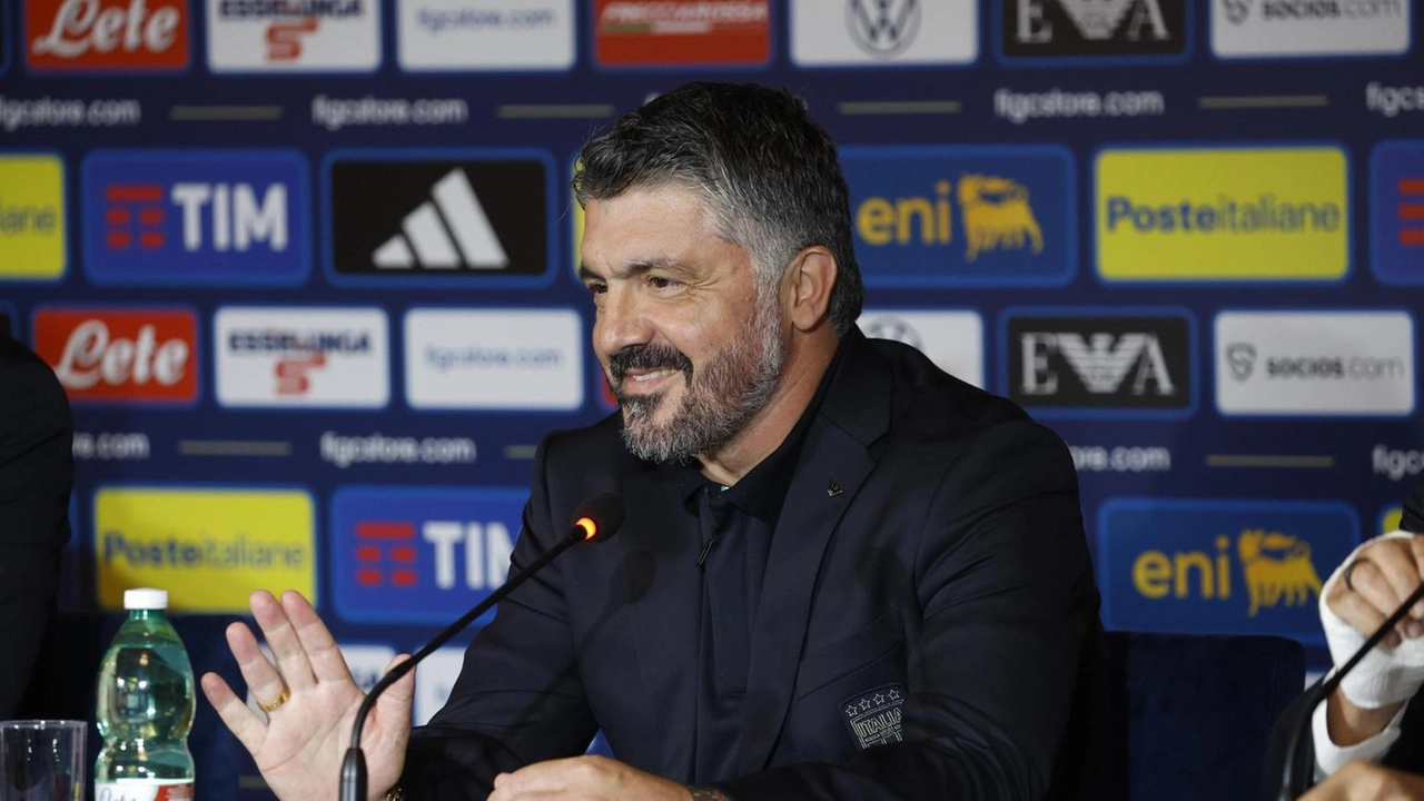 Gennaro Gattuso è il nuovo ct dell'Italia, sostituendo Luciano Spalletti. Punta a riportare l'Italia al Mondiale. Gennaro Gattuso è il nuovo ct dell'Italia, sostituendo Luciano Spalletti. Punta a riportare l'Italia al Mondiale.