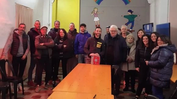 Due momenti del corso di formazione per l’utilizzo del defibrillatore, organizzato nell’oratorio di Fabiano Alto Due momenti del corso di formazione per l’utilizzo del defibrillatore, organizzato nell’oratorio di Fabiano Alto