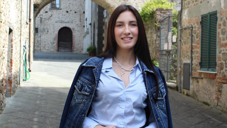 Sara Cecchi, 28enne di Villafranca Lunigiana, ha 70mila follower: "Questa figura digitale spesso non viene presa troppo sul serio. Faccio video e foto, parlo di eventi, moda e viaggi. Ma non solo"