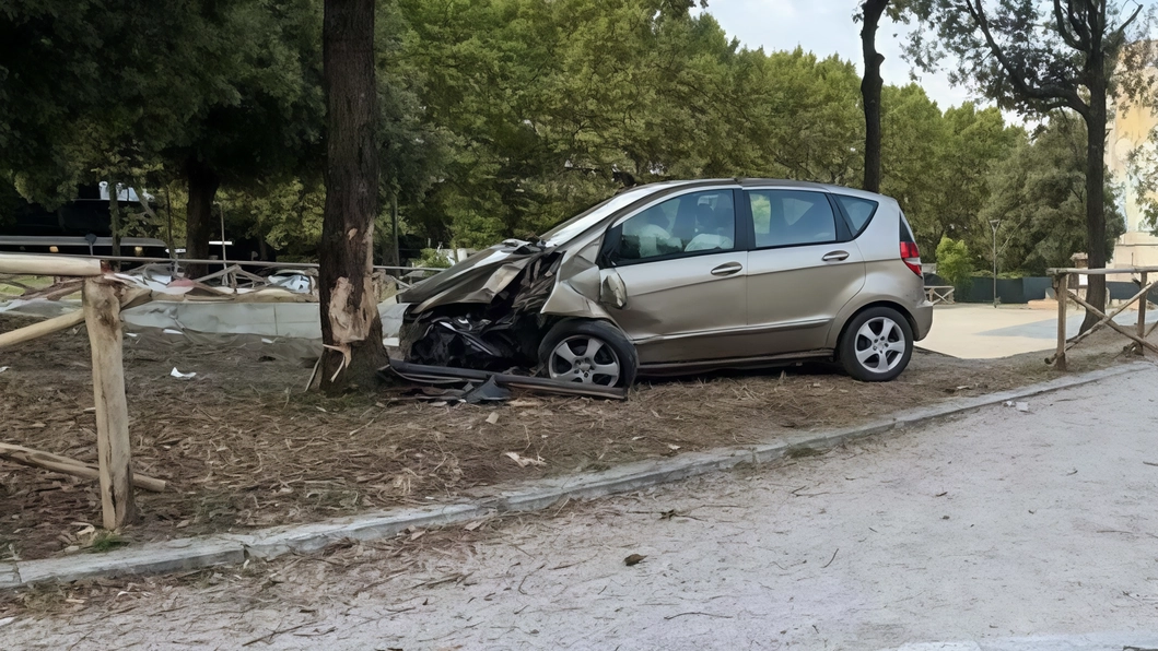 PERUGIA - Capita sempre più spesso di imbattersi in incidenti piuttosto gravi anche in città. Così tra macchine...