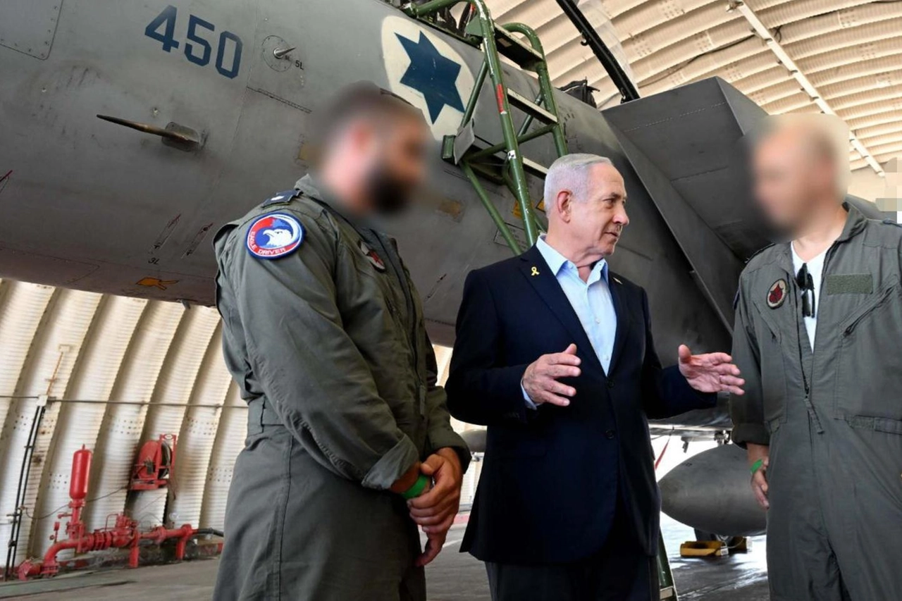 Il premier Netanyahu elogia l'Aeronautica israeliana per il controllo aereo su Teheran