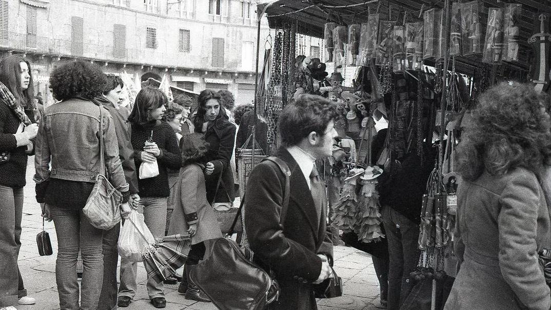 Per Pasquetta si preferiva la campagna. Barattavamo la piazza con i (pochi) turisti del tempo, come nella foto di...