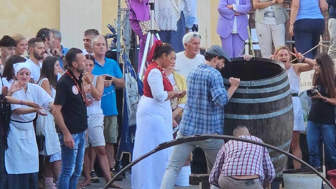 La tradizionale e partecipata Festa dell’Uva di Vezzano Ligure è una delle più antiche ricorrenze della provincia spezzina (foto di archivio) La tradizionale e partecipata Festa dell’Uva di Vezzano Ligure è una delle più antiche ricorrenze della provincia spezzina (foto di archivio)