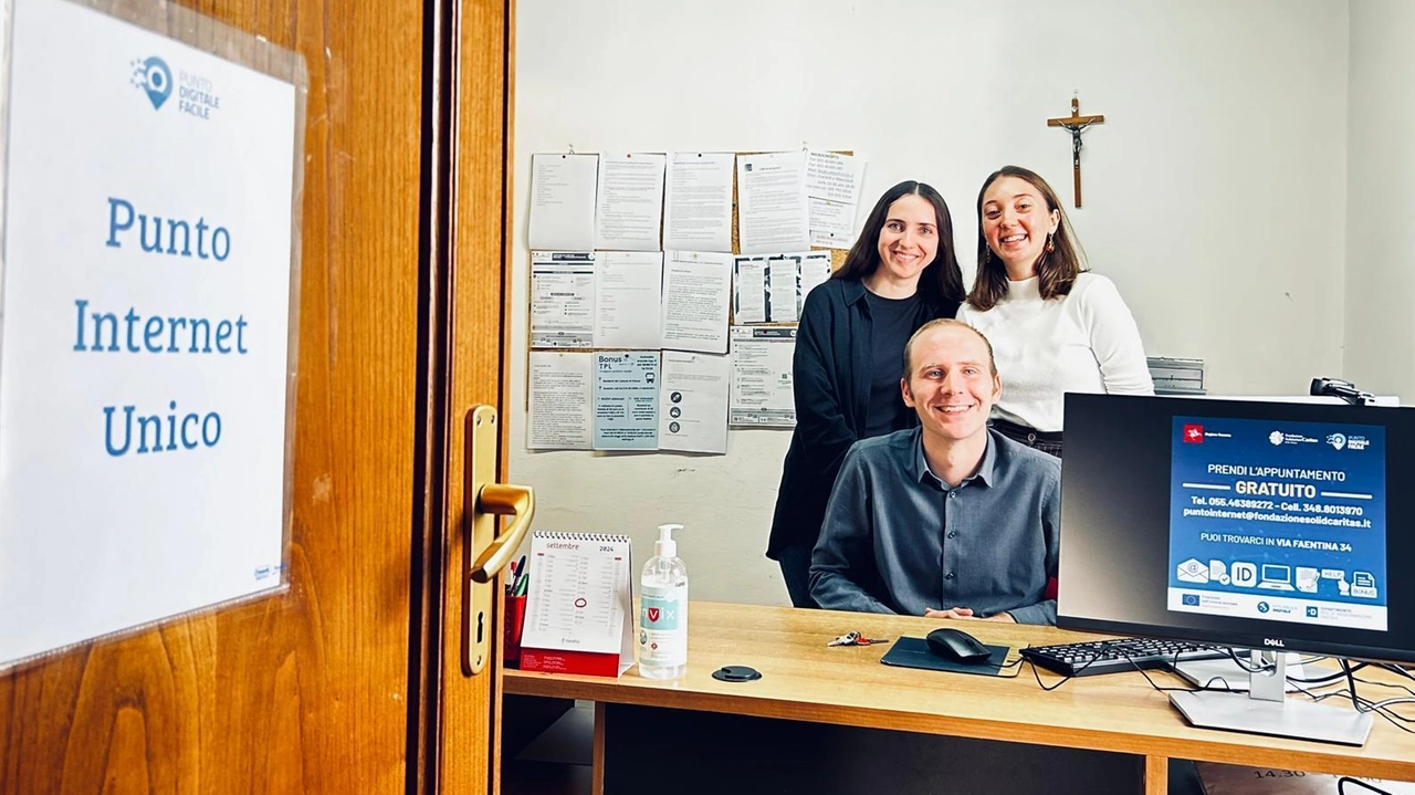 A Firenze è stato inaugurato il Punto digitale facile, uno sportello gratuito per aiutare cittadini italiani e stranieri, soprattutto i più fragili, a utilizzare al meglio le opportunità digitali. A Firenze è stato inaugurato il Punto digitale facile, uno sportello gratuito per aiutare cittadini italiani e stranieri, soprattutto i più fragili, a utilizzare al meglio le opportunità digitali.