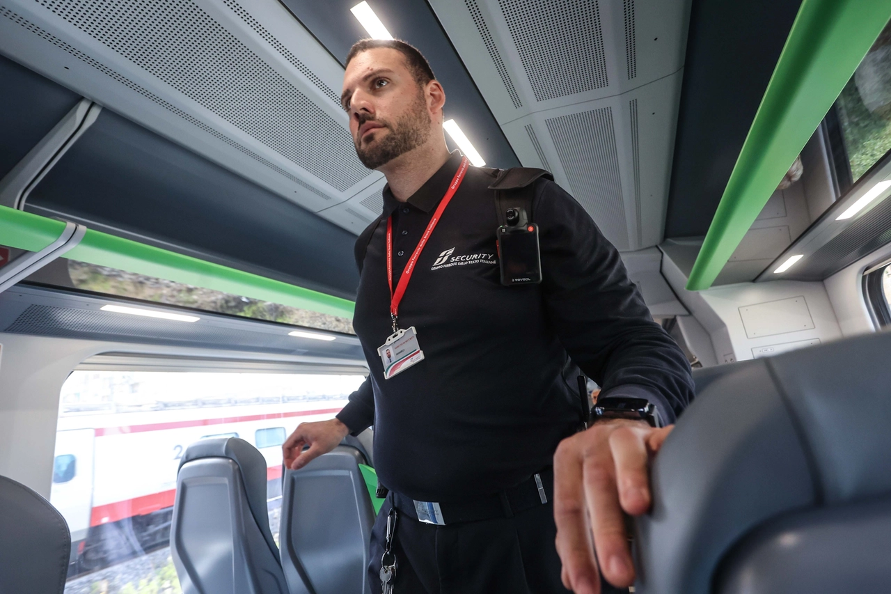 FS operatori con bodycam sul treno