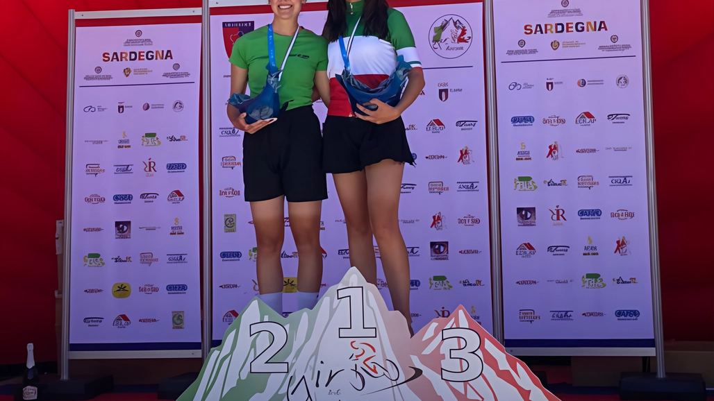 Valentina Pierotti, in maglia tricolore, sul gradino più alto del podio Valentina Pierotti, in maglia tricolore, sul gradino più alto del podio
