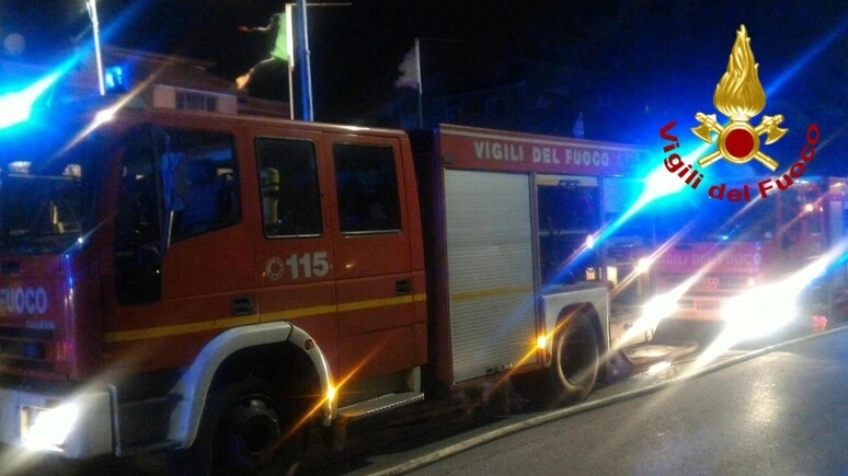 Intervenuti i vigili del fuoco (foto di repertorio) Intervenuti i vigili del fuoco (foto di repertorio)