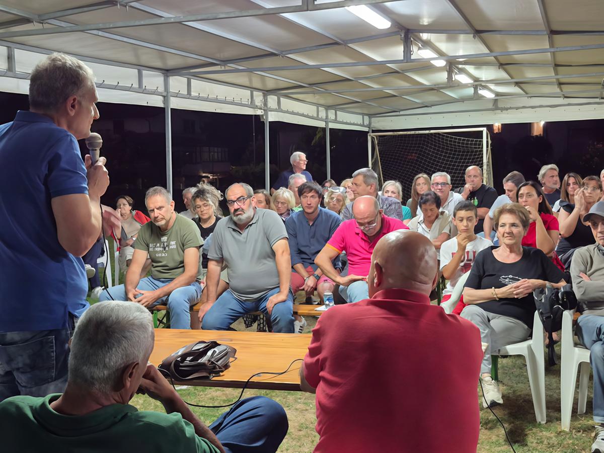 Nuova viabilità, protesta a Badiali. Prove di dialogo nell’assemblea Nuova viabilità, protesta a Badiali. Prove di dialogo nell’assemblea