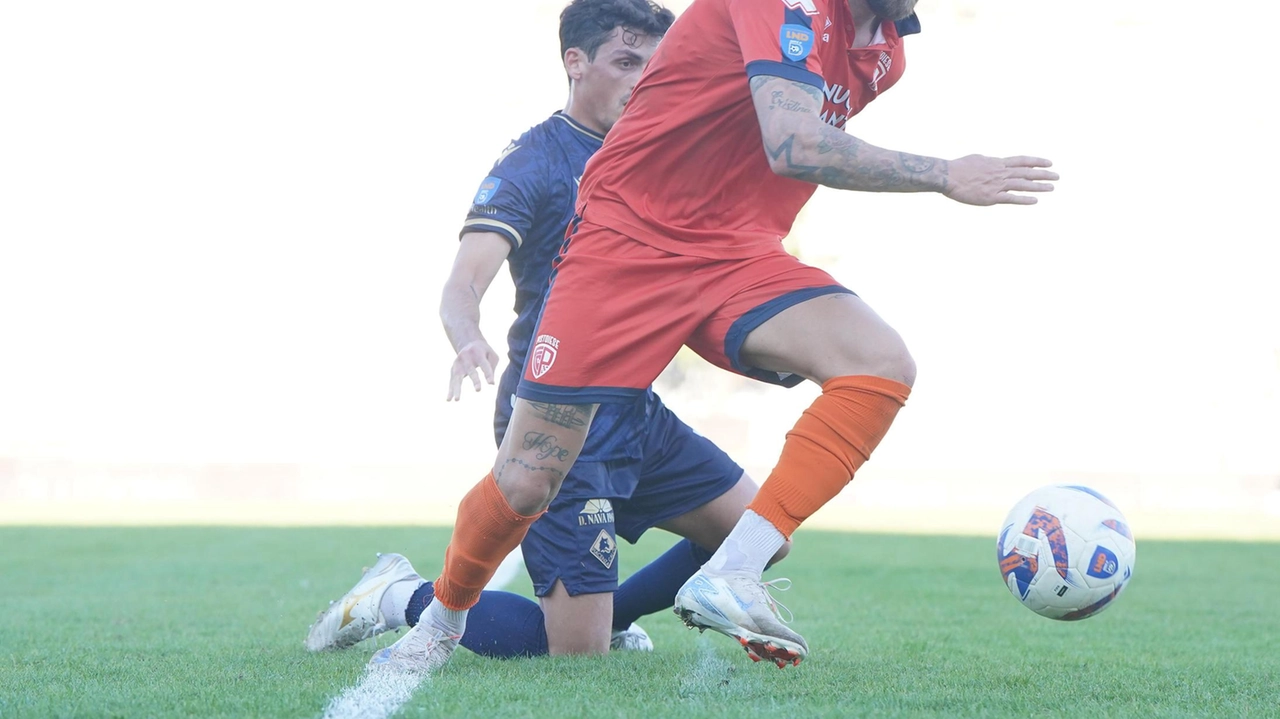 Claudio Sparacello è il punto di riferimento dell’attacco della Pistoiese: il centravanti siciliano ha realizzato finora 6 gol e fornito 5 assist (Acerboni-Castellani) Claudio Sparacello è il punto di riferimento dell’attacco della Pistoiese: il centravanti siciliano ha realizzato finora 6 gol e fornito 5 assist (Acerboni-Castellani)