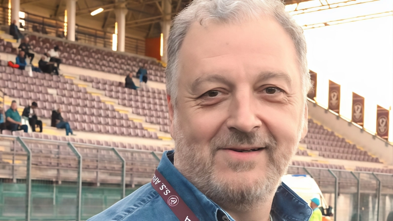 Guglielmo Manzo, il presidente dell’Arezzo vuole alzare l’asticella dopo l’ottavo posto e l’accesso ai playoff fatto registrare al termine della scorsa stagione Guglielmo Manzo, il presidente dell’Arezzo vuole alzare l’asticella dopo l’ottavo posto e l’accesso ai playoff fatto registrare al termine della scorsa stagione