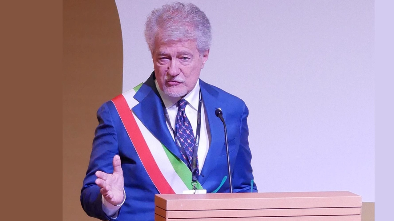 Il sindaco Alessandro Ghinelli termina nella primavera del 2026 i suoi dieci anni al governo della città Il sindaco Alessandro Ghinelli termina nella primavera del 2026 i suoi dieci anni al governo della città
