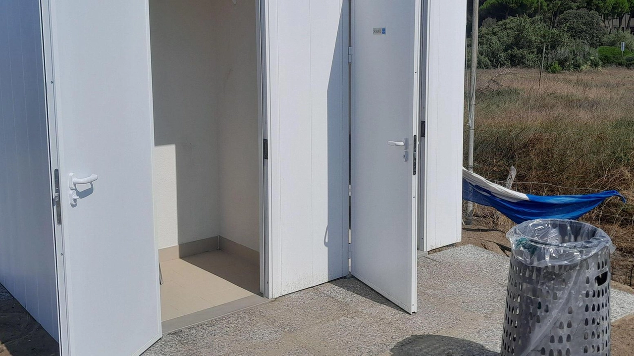 L'Oasi Wwf delle Dune di Forte dei Marmi ha inaugurato nuovi servizi igenici di alta qualità, frutto di un impegno finanziario e autorizzativo complesso. La struttura include docce, spogliatoi, aree wc e tecnologie all'avanguardia, con prossima installazione di videosorveglianza. L'Oasi Wwf delle Dune di Forte dei Marmi ha inaugurato nuovi servizi igenici di alta qualità, frutto di un impegno finanziario e autorizzativo complesso. La struttura include docce, spogliatoi, aree wc e tecnologie all'avanguardia, con prossima installazione di videosorveglianza.