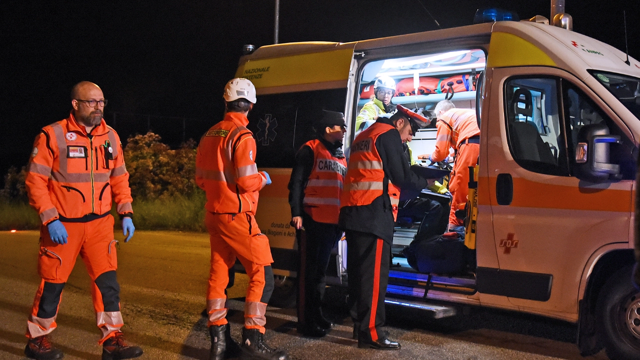 Sul posto è rapidamente giunta l’automedica di Fivizzano (foto di repertorio)