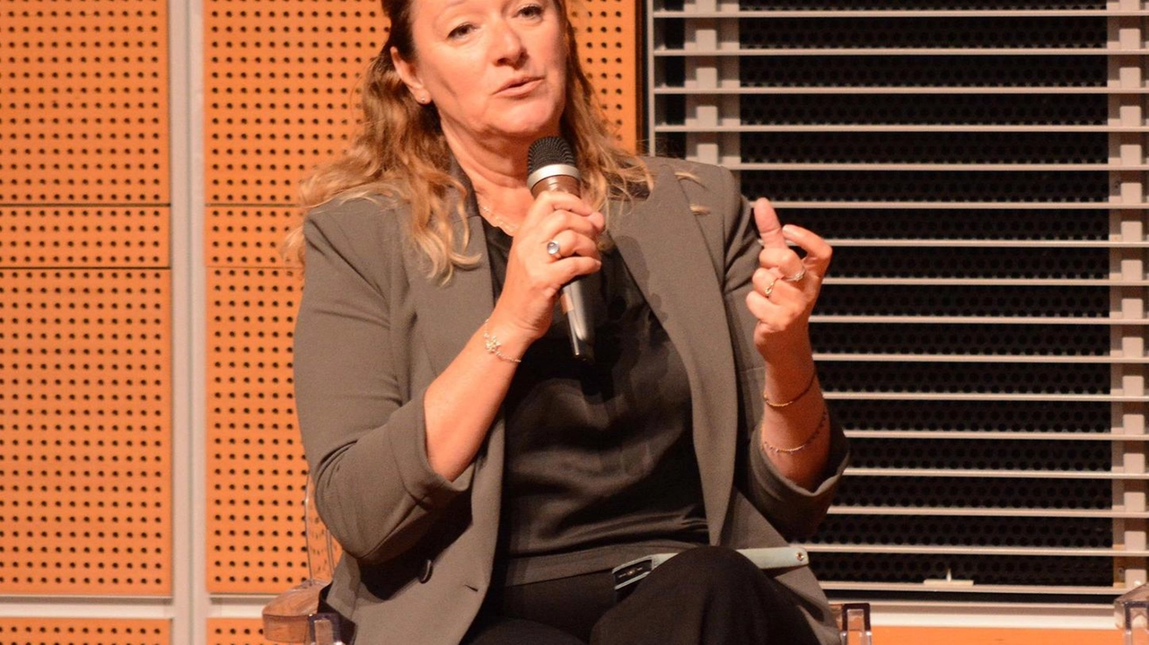 La sindaca Ilaria Bugetti risponde al question time presentato dall’opposizione che chiedeva i nomi dei finanziatori della campagna La sindaca Ilaria Bugetti risponde al question time presentato dall’opposizione che chiedeva i nomi dei finanziatori della campagna