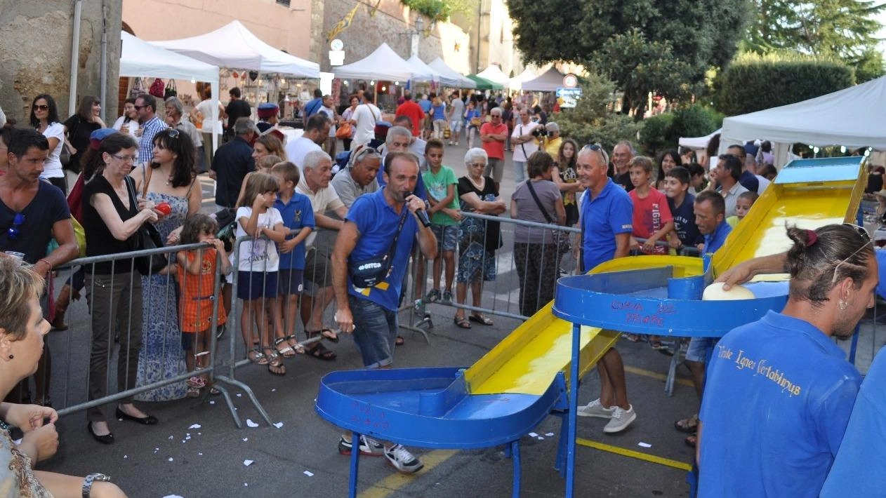 Borgo si tinge ancora di gialloblù: oggi torna la tradizionale Festa di San Rocco, protettore del Terziere (foto di archivio)