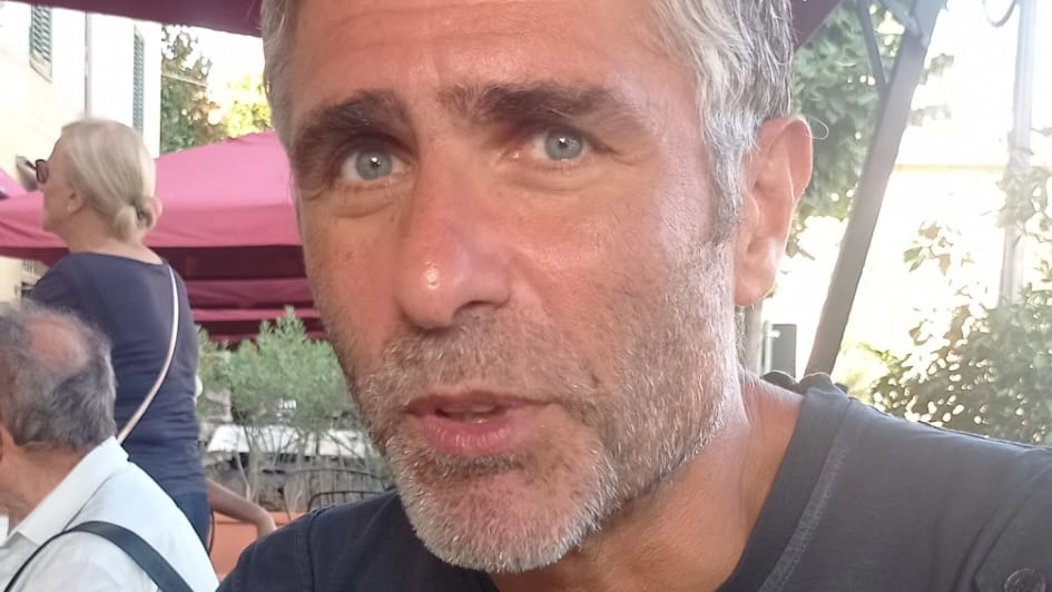 David Cremonini, 50 anni ad agosto, residente a Pontedera, lascia la moglie Elisa e la figlia. Oggi l’ultimo saluto