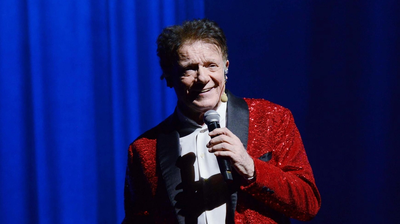 Massimo Ranieri porta il suo show "Tutti i sogni ancora in volo" al PalaTerni per Umbria Forum, un viaggio emozionante tra musica e racconti. Ultimi biglietti disponibili per un'esperienza unica. Massimo Ranieri porta il suo show "Tutti i sogni ancora in volo" al PalaTerni per Umbria Forum, un viaggio emozionante tra musica e racconti. Ultimi biglietti disponibili per un'esperienza unica.