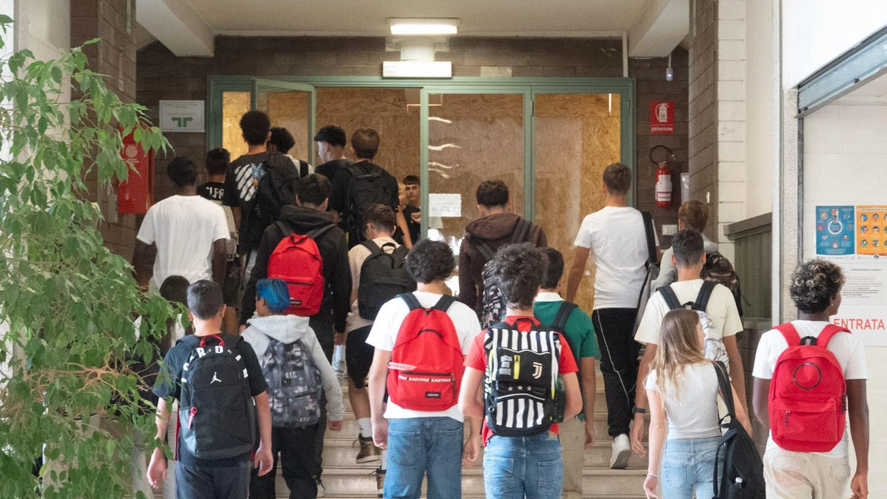 L'ingresso di una scuola in un'immagine di repertorio L'ingresso di una scuola in un'immagine di repertorio
